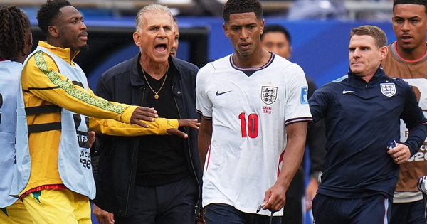Ngôi sao đội tuyển Anh vi phạm luật mới của FIFA, lại lấy tay che miệng: Nguy cơ nhận án phạt nguội - hình ảnh - betkjc.vip