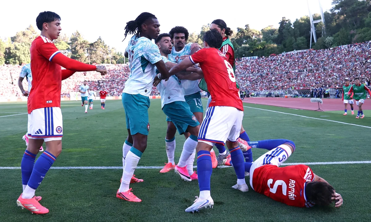 KJC cược thể thao: Rafael Leao nhận thẻ đỏ vì tát đối thủ trước thềm World Cup - hình ảnh - betkjc.vip