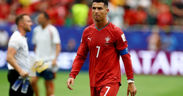Cá cược thể thao uy tín và câu chuyện Ronaldo rời sân: HLV Bồ Đào Nha lên tiếng - hình ảnh - betkjc.vip