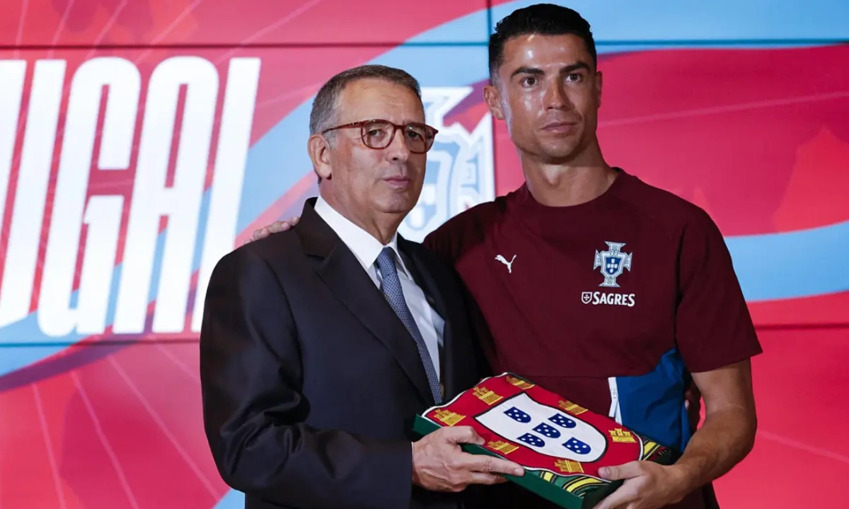 KJC Việt Nam: Ronaldo nhận quốc kỳ từ Tổng thống, quyết tâm chinh phục World Cup 2026 - hình ảnh - betkjc.vip