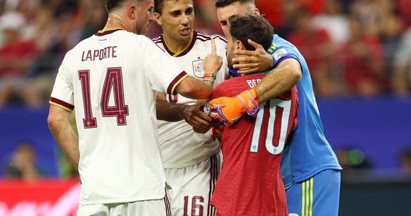 Rodri xin lỗi sau xô xát với Bernardo Silva, Bồ Đào Nha chính thức bị loại khỏi World Cup 2026 - hình ảnh - betkjc.vip