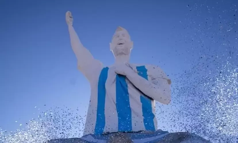 KJC cược bóng đá: Tượng Messi khổng lồ 26m được dựng sau 18 tháng lao động miệt mài - hình ảnh - betkjc.vip